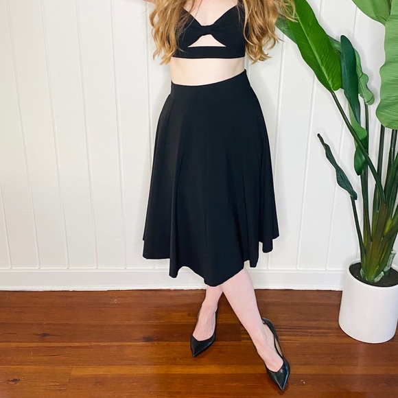 Trina Turk Black Flare Tea / A-Line Midi Skirt (6) - Picture 3 of 14